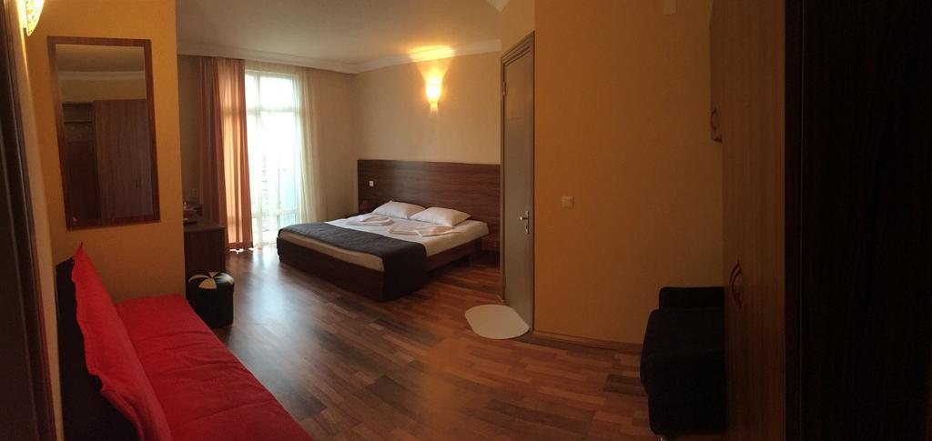 Guest House Smile Kobuleti Ruang foto