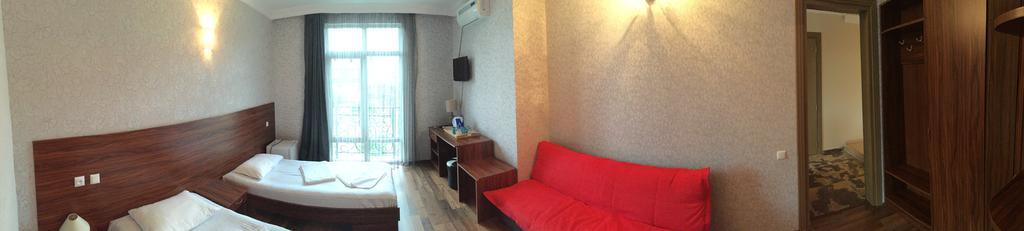 Guest House Smile Kobuleti Ruang foto