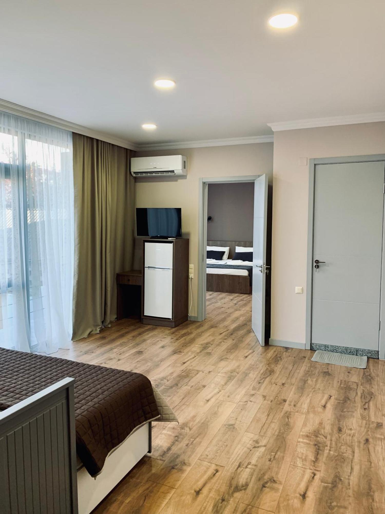 Guest House Smile Kobuleti Bagian luar foto