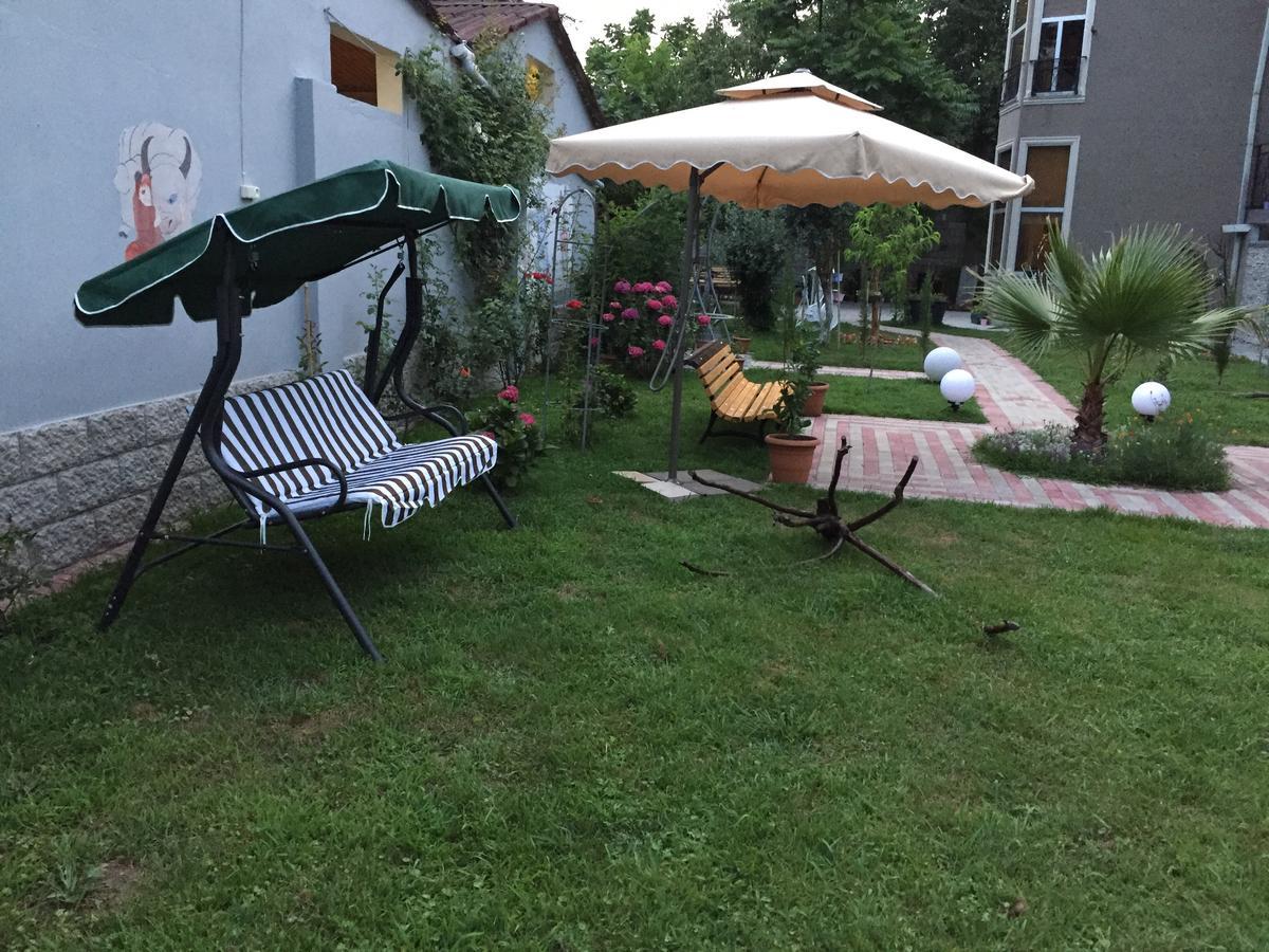 Guest House Smile Kobuleti Bagian luar foto