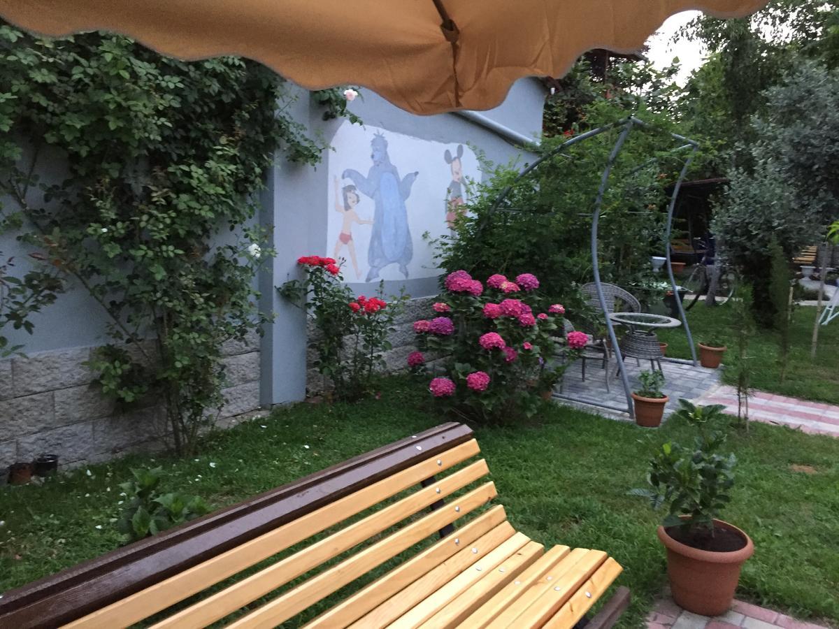 Guest House Smile Kobuleti Bagian luar foto