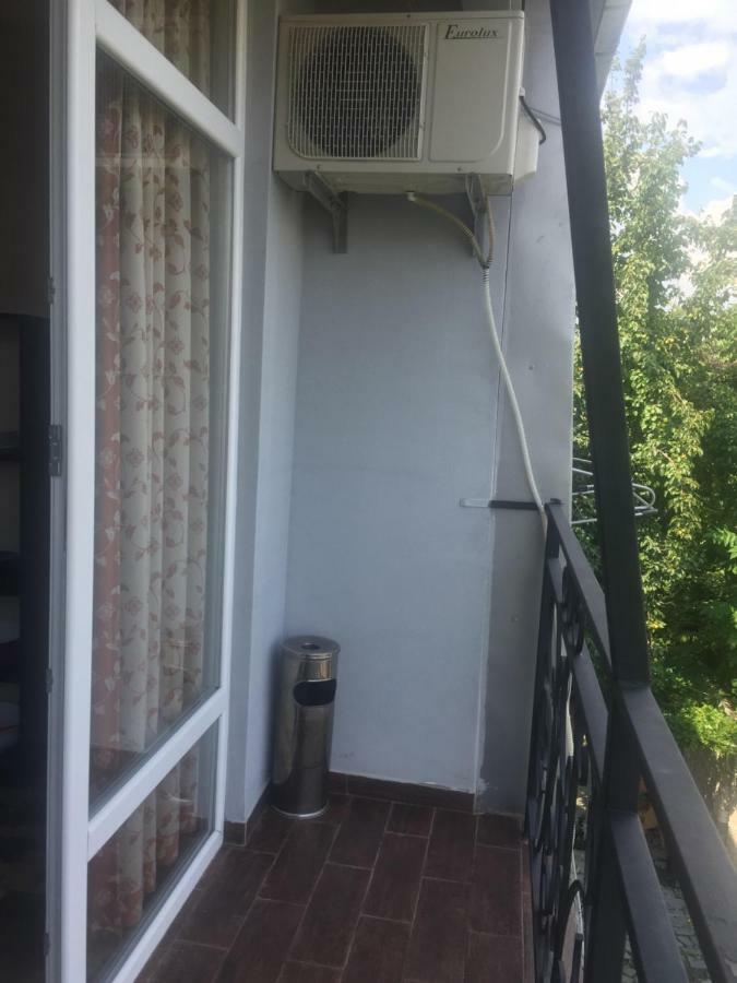 Guest House Smile Kobuleti Bagian luar foto