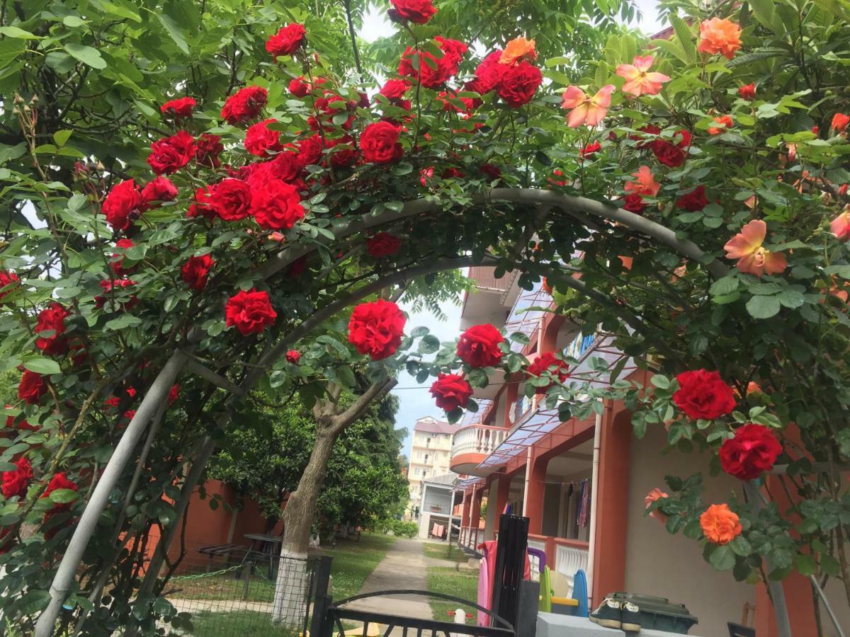 Guest House Smile Kobuleti Bagian luar foto