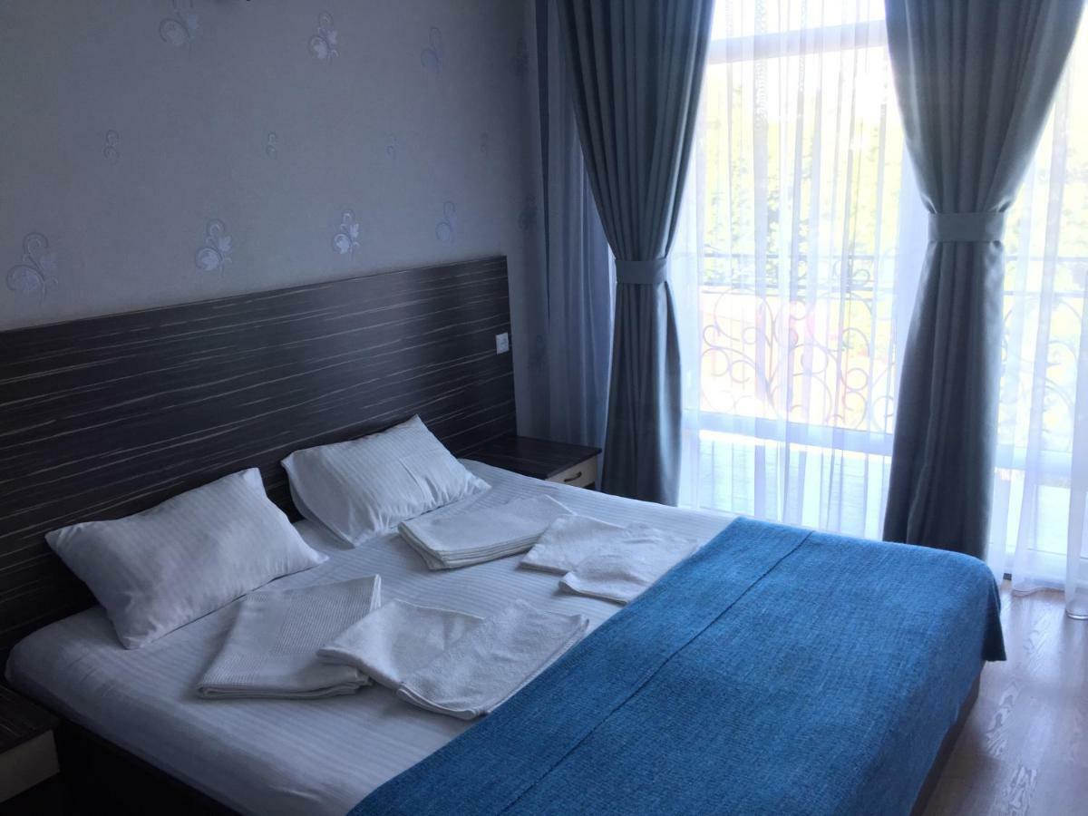 Guest House Smile Kobuleti Bagian luar foto